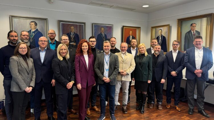 Latvian business delegation meets University of Oulu 6G Flagship team, April 2025