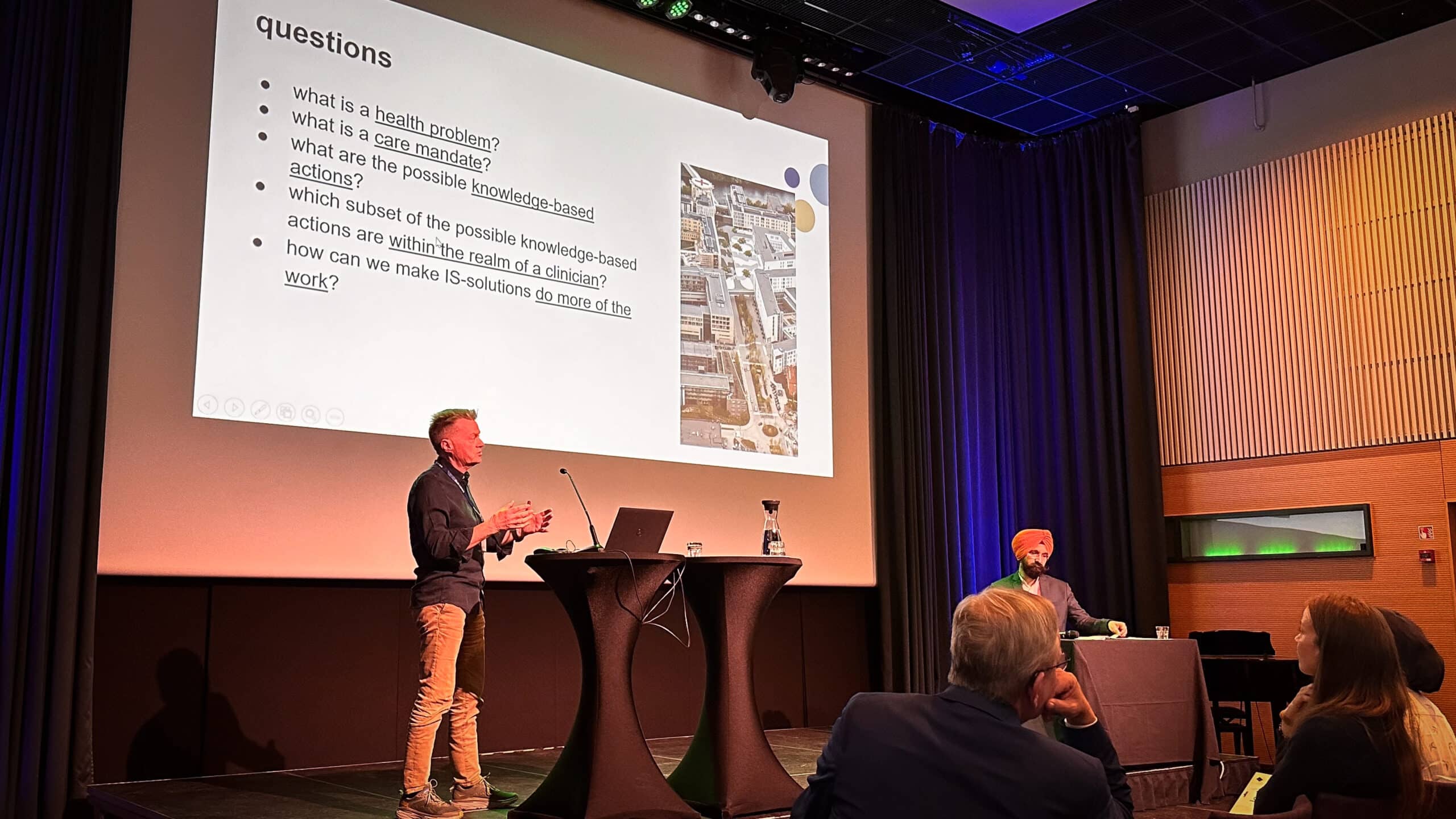 Professor Arild Faxvaag from the Norwegian University of Science and Technology
