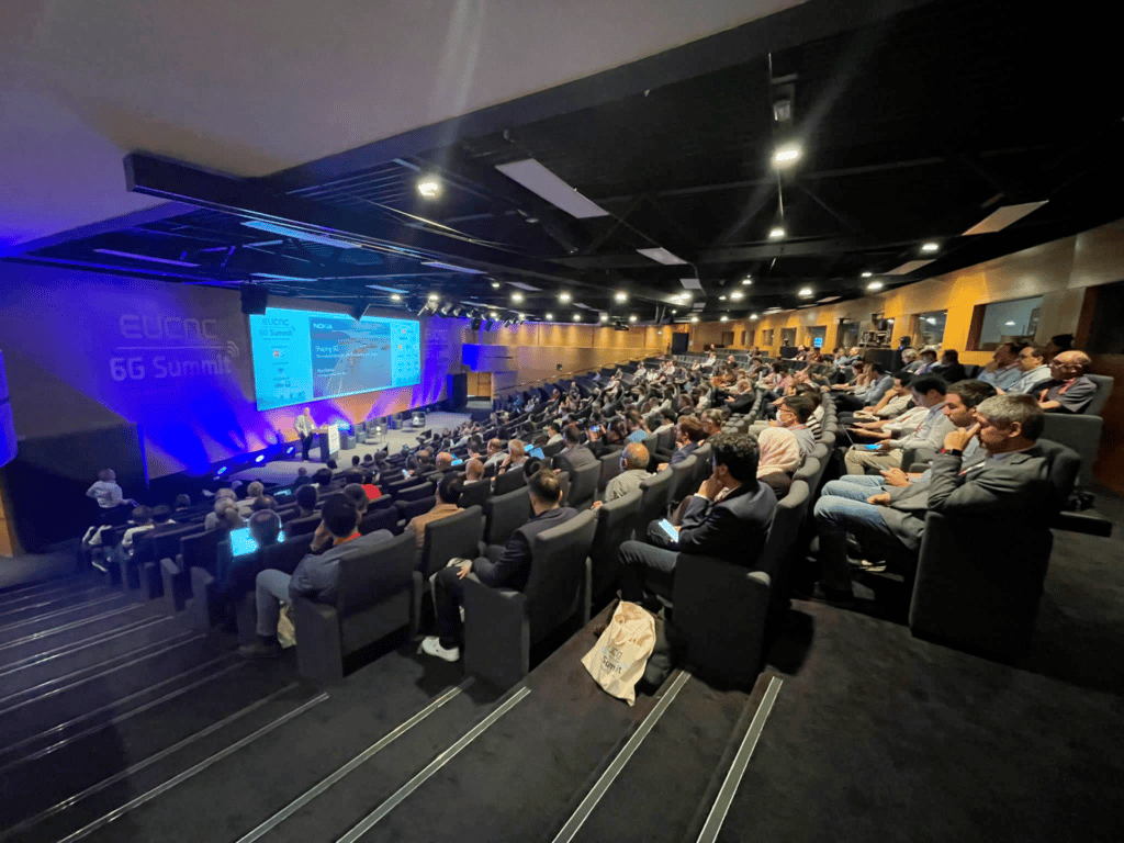 EuCNC & 6G Summit auditorium packed with people.